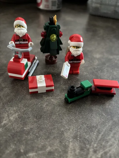 Santa Claus LEGO City Advent Calendar Minfigure 60303 RETIRED Christmas Presents