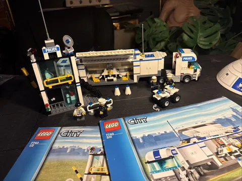 LEGO 2008 City Town Police Command Center 7743 w/ Manuals - 100% Complete