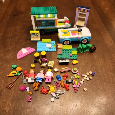 LEGO Minifigs Friends Food Accessories Lot Mixed Assorted Miniature Pieces Parts