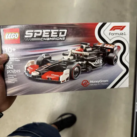 LEGO Speed Champions 77250 MoneyGram Haas F1 VF-24 Race Car 242pcs 10+ (2-Pack) 