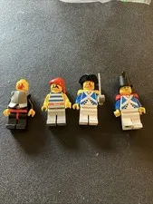4 Lego Figures Pirates Solders . 