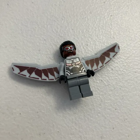 LEGO Marvel Super Heroes Falcon Minifigure From Set 76050 Really Clean Nice Toy