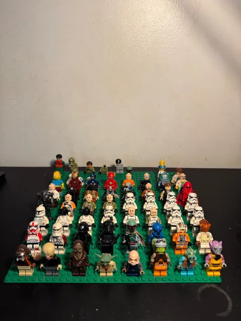 Lego Star Wars, DC, Marvel minifigure lot- 61 complete/incomplete pieces