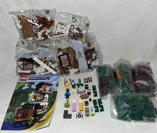 LEGO 21174-MINECRAFT-THE MODERN TREEHOUSE-MANUAL ,MINIFIGS,APPEARS NEAR COMPLETE