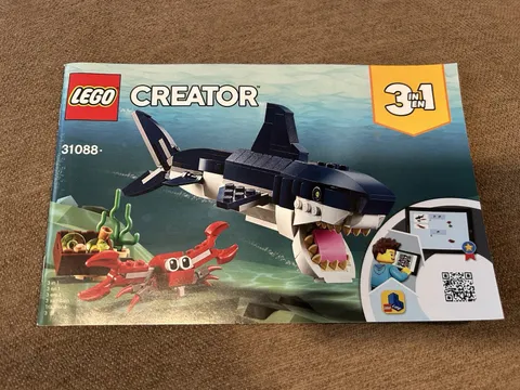 LEGO Creator 3-in-1 Deep Sea Creatures 31088 Shark Squid & Crab
