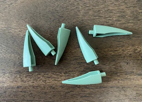 LEGO Parts: 11089 (6pcs) Barb Claw Horn - Large Flexible - Sand Green