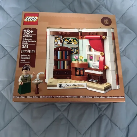 LEGO 40766 Tribute to Jane Austin's Books New FACTORY SEALED Box