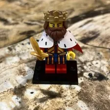 LEGO Series 13 Collectible Minifigures 71008 - King - Complete And MINT