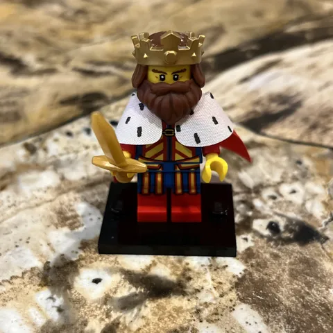 LEGO Series 13 Collectible Minifigures 71008 - King - Complete And MINT