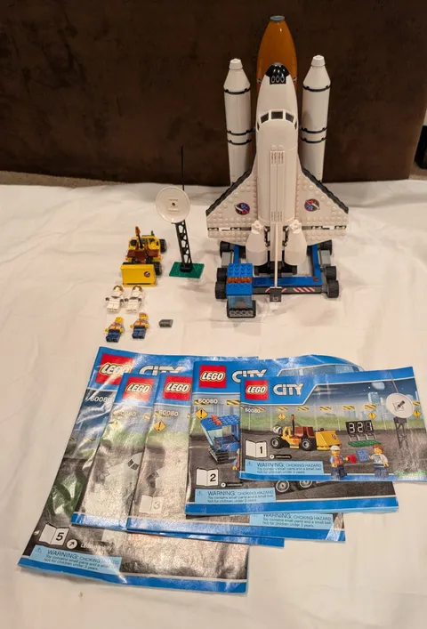 LEGO CITY: Spaceport 60080 w Manuals MISSING 1 MINIFIGURE & SOME PIECES