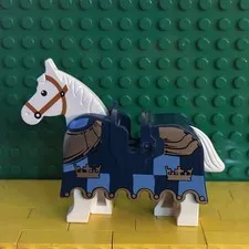 LEGO CASTLE Fantasy Era Horse Barding, Ruffled Crowns & Plate Armor (2490PB07)