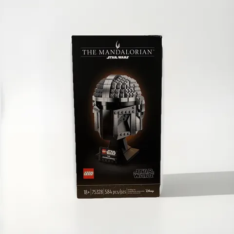 LEGO Star Wars The Mandalorian Helmet 75328 584pcs Display Stand