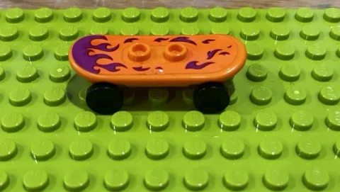 1x Lego Figures Accessories Skateboard Orange Sticker Flames Wheels 42511c01pb21