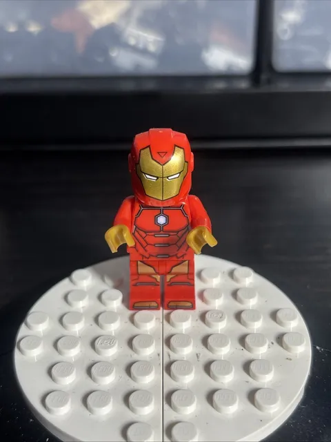 Lego Super Heroes Avengers Invincible Iron Man Minifigure sh0368