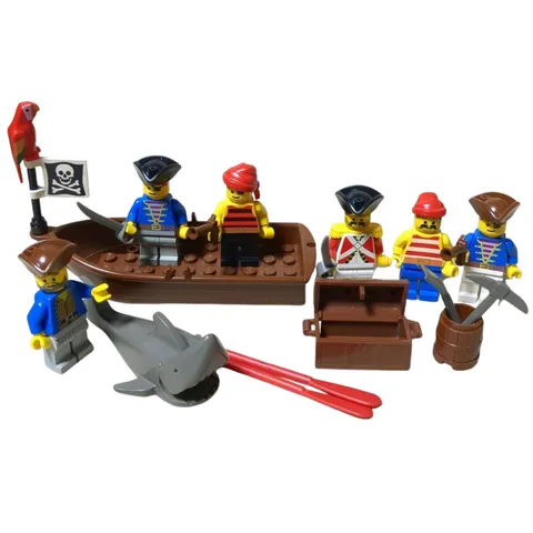 LEGO Pirates Red Beard Runner Blackjack Hawkins Skull Flag Lot Minifigure