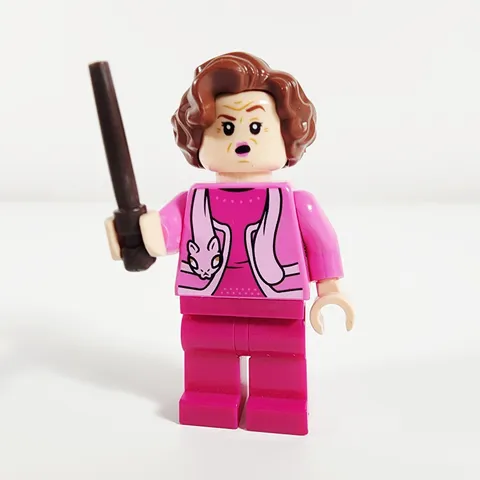 Lego Professor Dolores Umbridge Minifigure Cat Scarf Harry Potter 76403 hp356