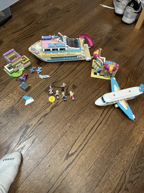 Vintage LEGO Friends LOT (41015 41100 40080 41006) w/ figures incomplete