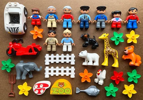 LEGO Duplo Zoo Lot! Animals, People, Motorcycle, Car, Giraffe, Lion, Elephant...
