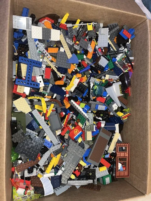 Legos Parts And Pieces 9 1/2 Pounds Bulk Lot