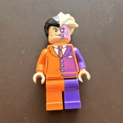 LEGO Two-Face Minifigure Orange & Purple Suit w/ Black & White Hair set 6864