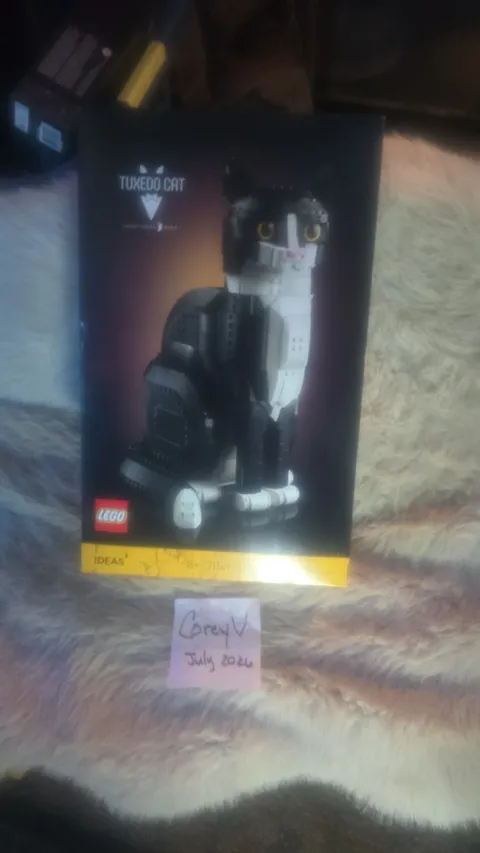 LEGO Ideas Tuxedo Cat 21349 Complete Set 1710 Brand New