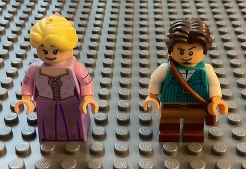 LEGO 43222 Disney Castle Minifigures Princess Rapunzel Flynn Rider