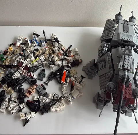 LEGO Star Wars Clone Trooper Minifigure Lot w/ AT-TE Walker 7675 READ DES