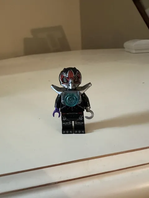 Razar silver armor minifigure Lego Chima no wings