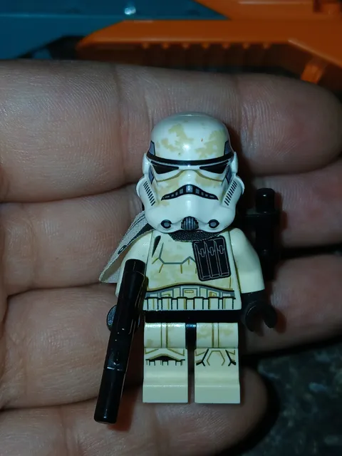LEGO Star Wars Sandtrooper Minifigure White Pauldron Dirt Stains