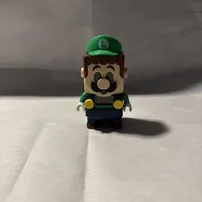 LEGO Luigi Electronic Light-Up Minifigure Super Mario Starter Course 71387