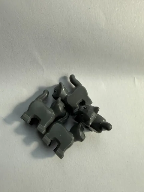 LEGO-NEW-#80686pb01-DARK BLUISH GREY-KITTEN-1  (ONE)PIECE