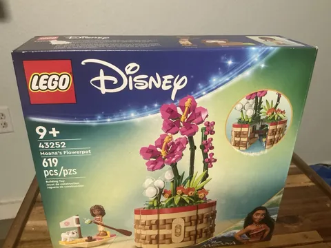 LEGO Disney Moana Flowerpot 43252