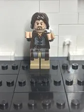 LEGO The Lord of the Rings Aragon Minifigure w/ Dark Hair, Gray Outfit & Sword