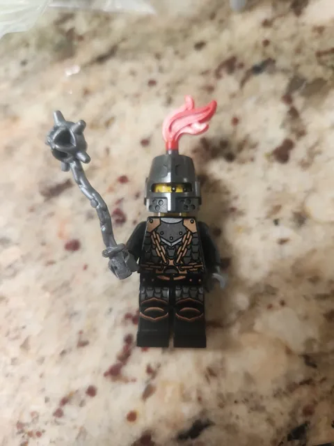 Lego Kingdom Castle  Dragon Knight With Flail 2010 Advent Calrnder Minifig