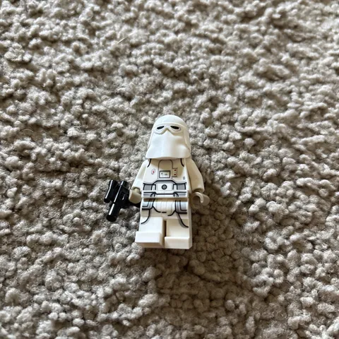 2022 LEGO Star Wars Snowtrooper Minifigure 75320 W/ White Female Head