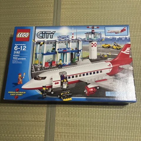 LEGO City Airport 3812 Sealed Retired Set RARE HTF Toys R Us Modular Complete