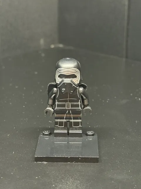 LEGO Plastic Minifigure Kylo Ren Star Wars Movie Force Awakens NO LIGHTSABER