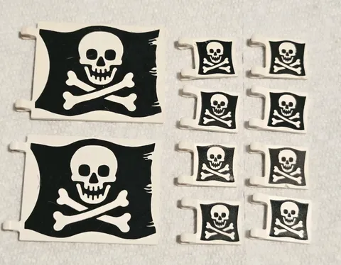 Vintage LEGO Pirates Jolly Roger Flags Large 6x5 Small 2x2 Skull Crossbones Lot