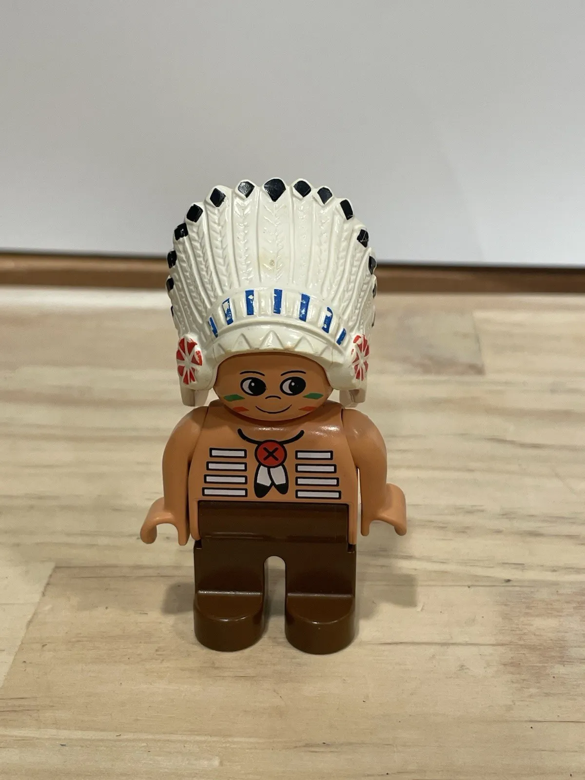 Lego Duplo INDIAN CHIEF MAN FIGURE Feather Head Dress 1998 Native American Brown