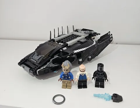 LEGO Black Panther 76100 Marvel Royal Talon Fighter Attack Incomplete 