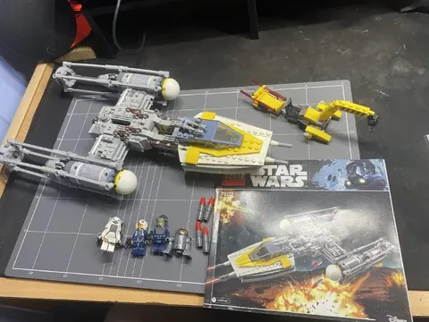 LEGO 75172 Star Wars Rogue One Y-Wing Starfighter