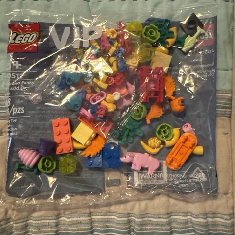 LEGO Miscellaneous: Fun and Funky Vip Add on Pack (40512)