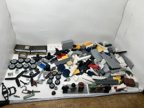 LEGO Indiana Jones Peril in Peru 7628 chase Incomplete with Minifigures