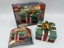 LEGO Seasonal: Christmas Buildable Gift Box (40292) 100% Complete! RETIRED 2018!