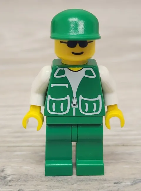 Lego pck020 Jacket Green With 2 Large Pockets Green Legs Green Cap Minifigure