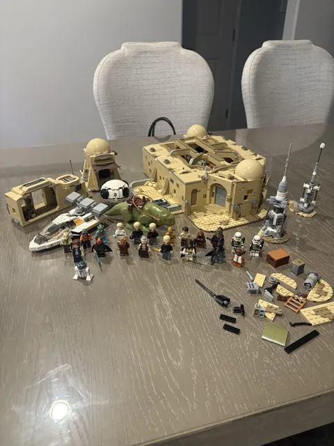 LEGO Star Wars Mos Isley Cantina 75290 98% complete 20/21 figs