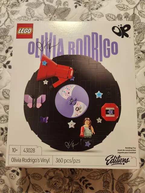 LEGO Olivia Rodrigo Vinyl Record Set 43028 360pcs Mini Figurine Megaphone Plaque