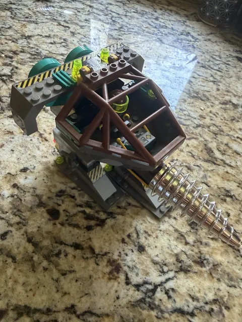 LEGO Rock Raiders Granite Grinder– # 4940  – 1999