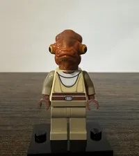 LEGO Star Wars Admiral Ackbar Minifigure - Brown Alien Head, Tan Outfit