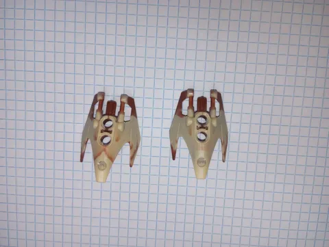 2 Lego part 64272pb01 Reddish Brown and Tan Marbled Shoulder Armor Two pieces
